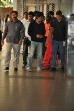 Shahrukh Khan snapped in Mumbai on 24th Sept 2012 (3).JPG